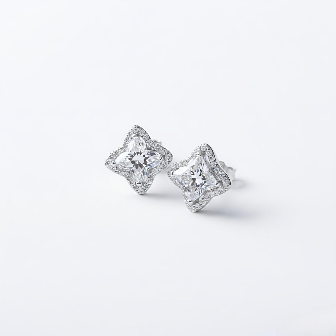 Fortuna Clover Diamond Studs