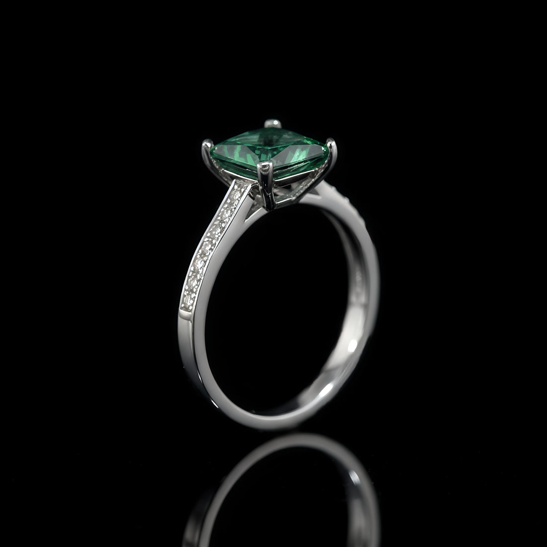 π Aurora Princess Ring
βWhere love meets light.β