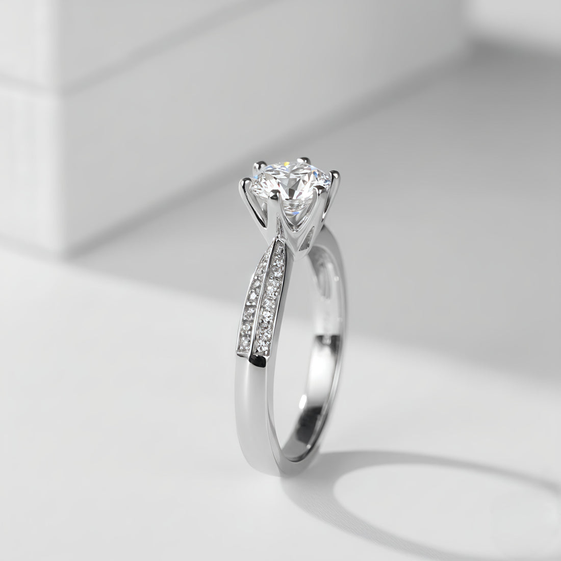 β¨ Lumine Solitaire Ring