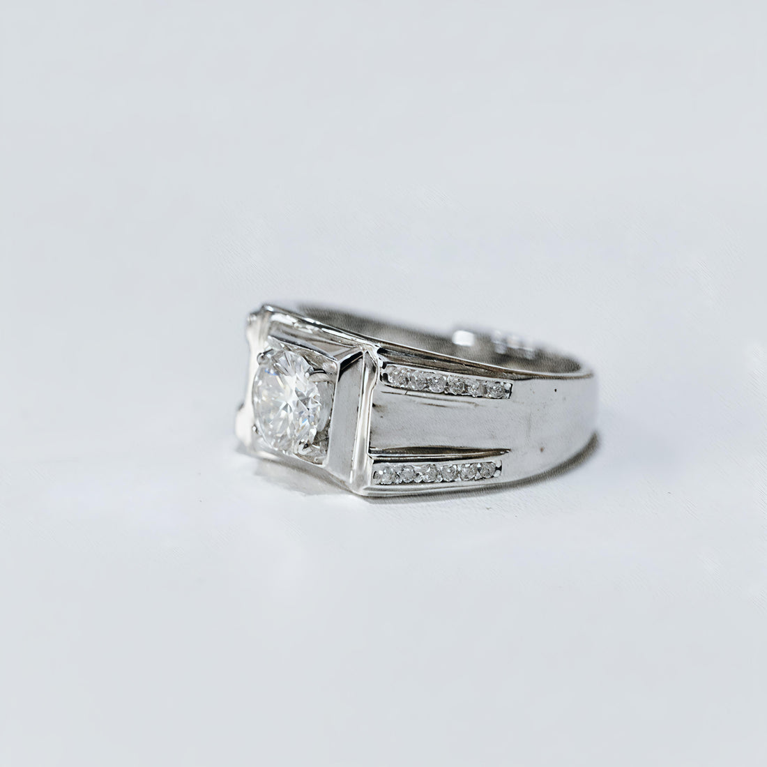 Eclipse Valor Ring