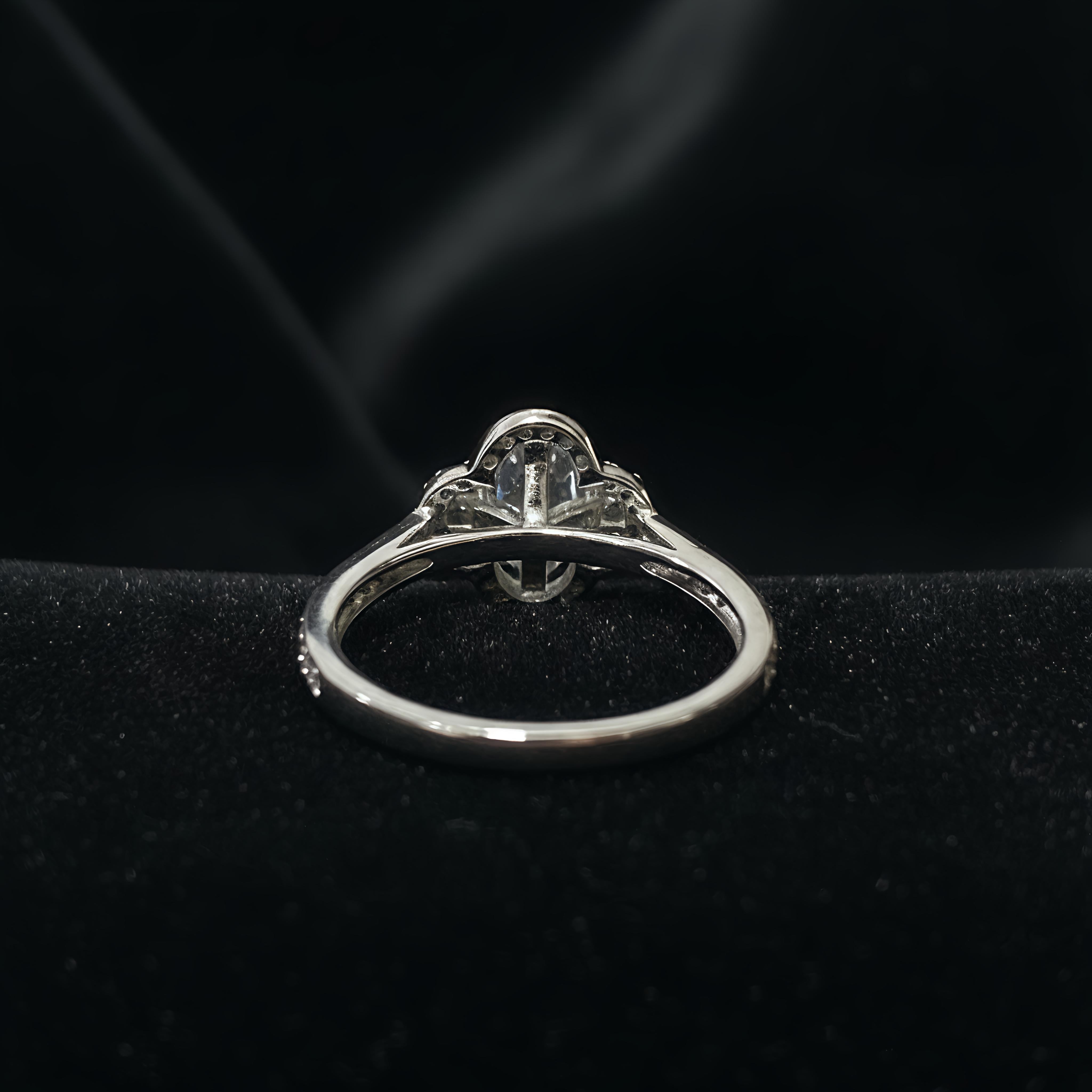 “Lustra Clover Ring 🌿💎 "