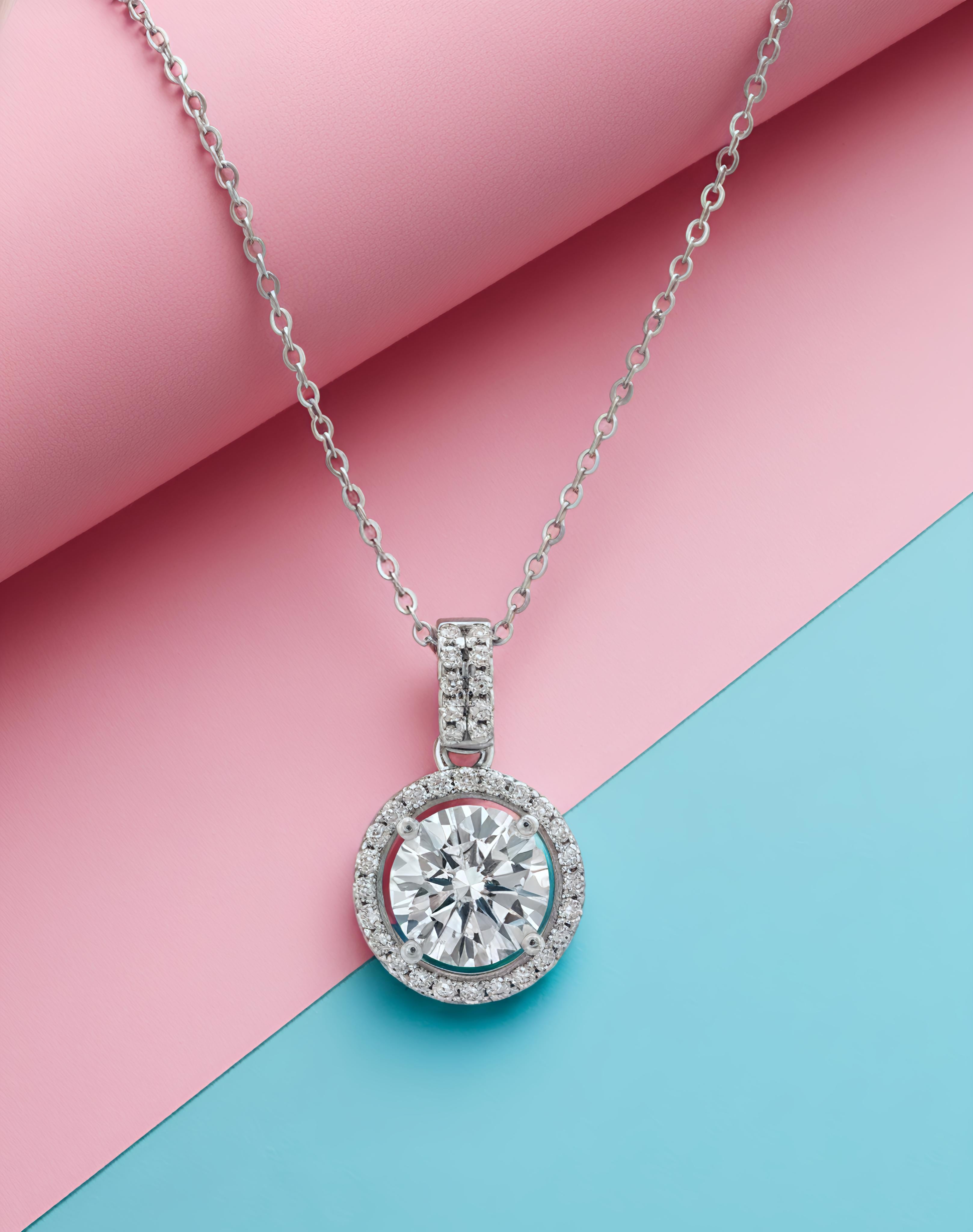 Aurora Crown Moissanite Necklace 👑💎