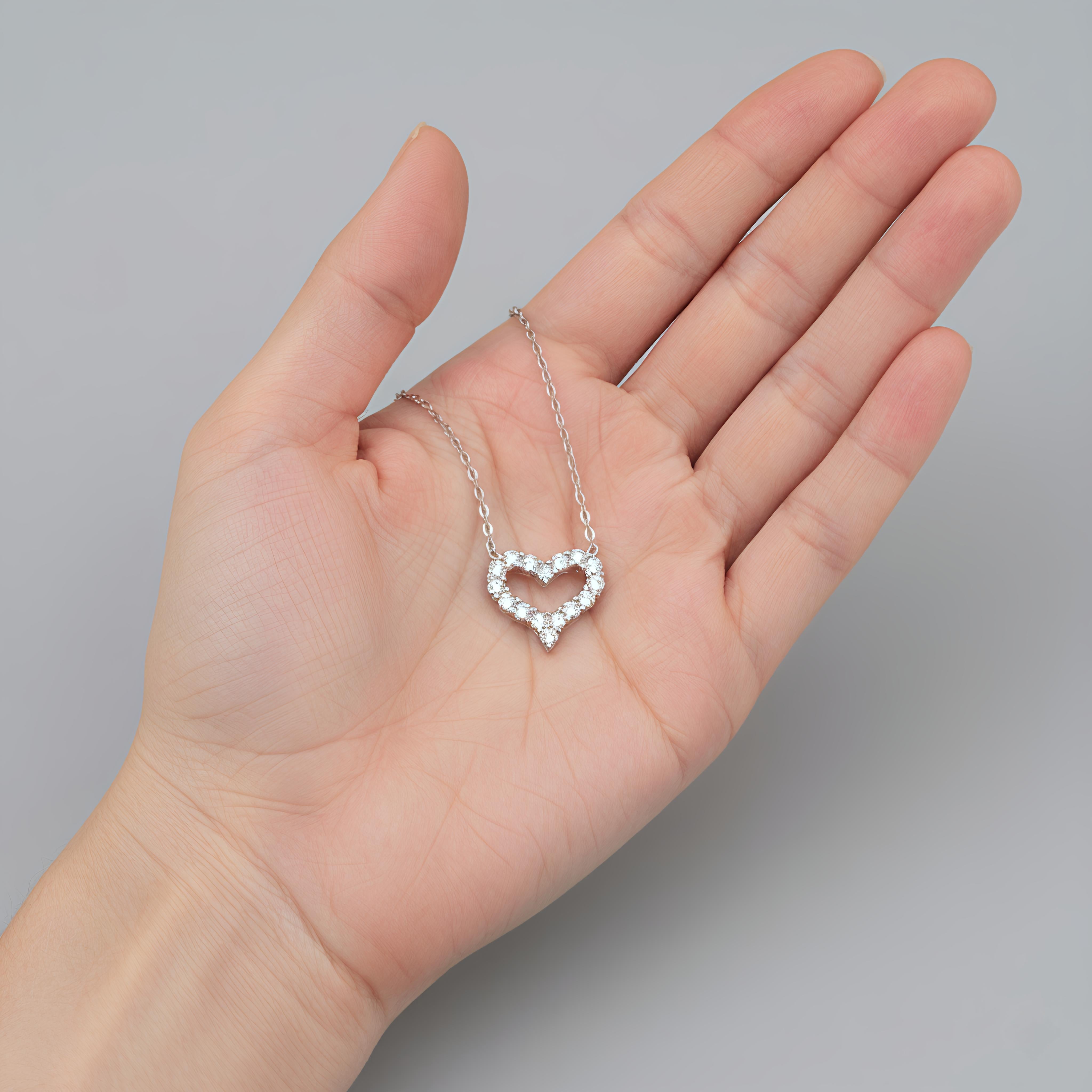 💎 LustreHeart Moissanite Necklace 💖✨