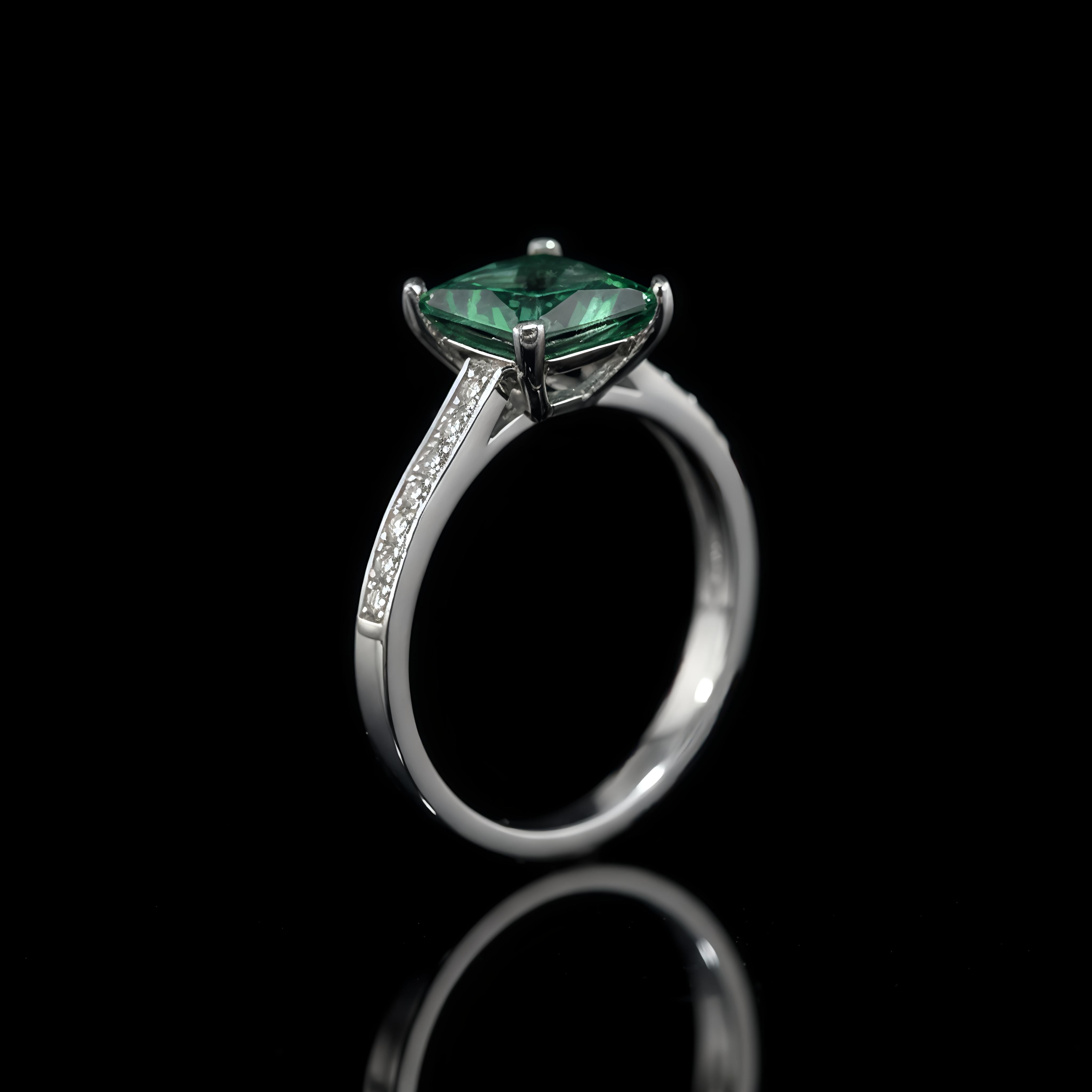 🌙 Aurora Princess Ring
“Where love meets light.”