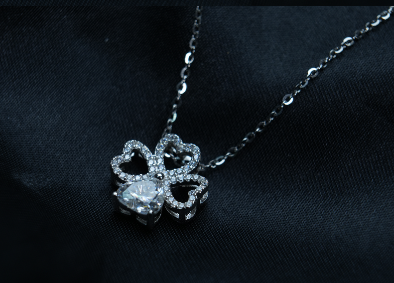 Amora Clover Moissanite Necklace 💖 | 0.80 Ct Heart Diamond Pendant in 925 Sterling Silver