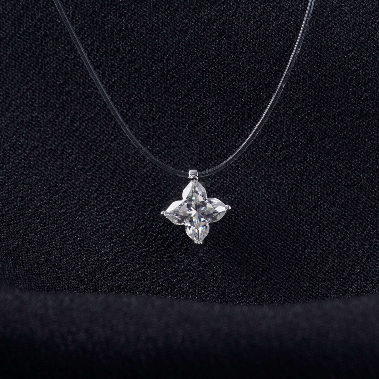 🍀✨ Fortuna Clover Pendant ✨🍀