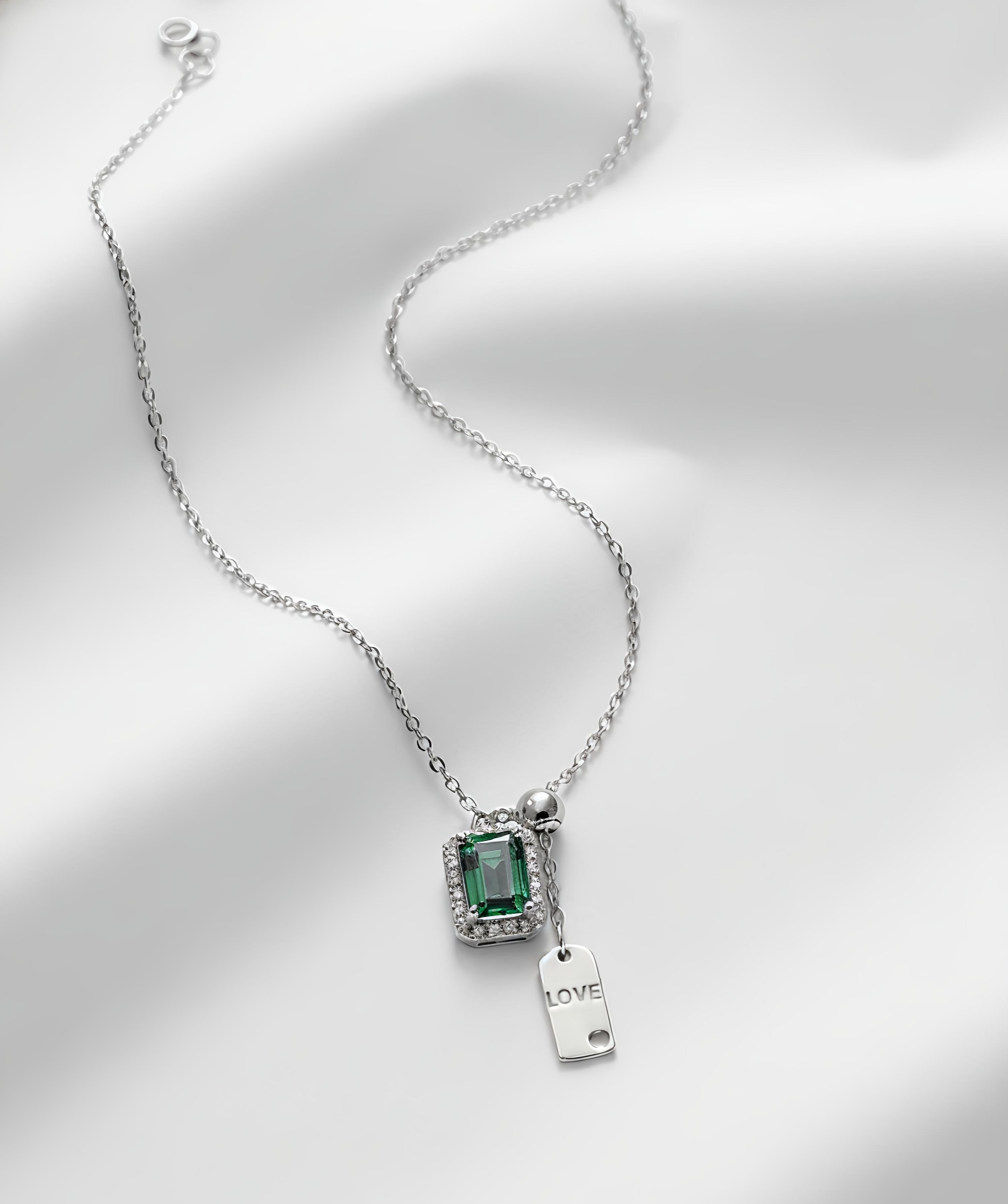 Serenité Love Charm Necklace 💚