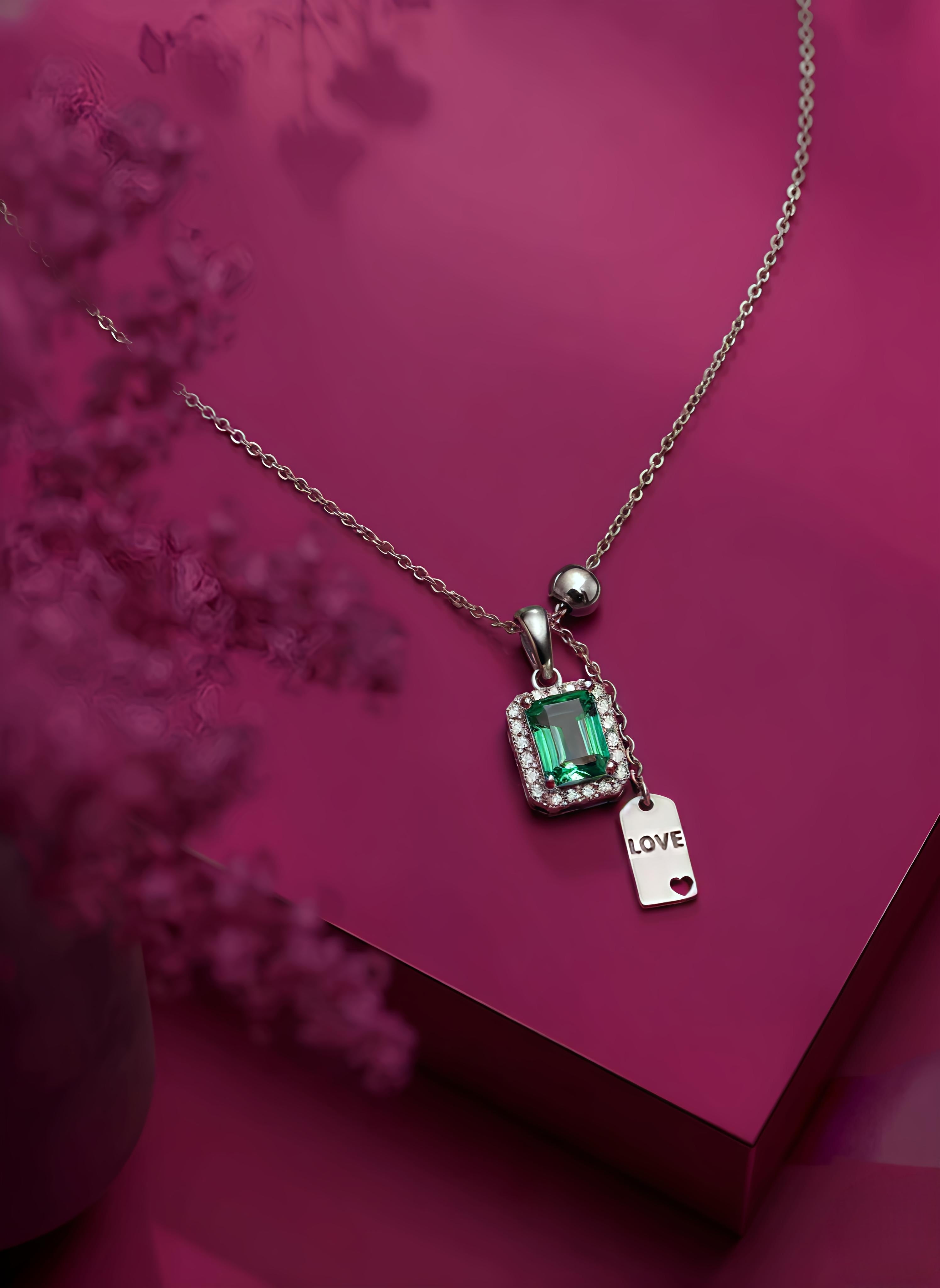 Serenité Love Charm Necklace 💚