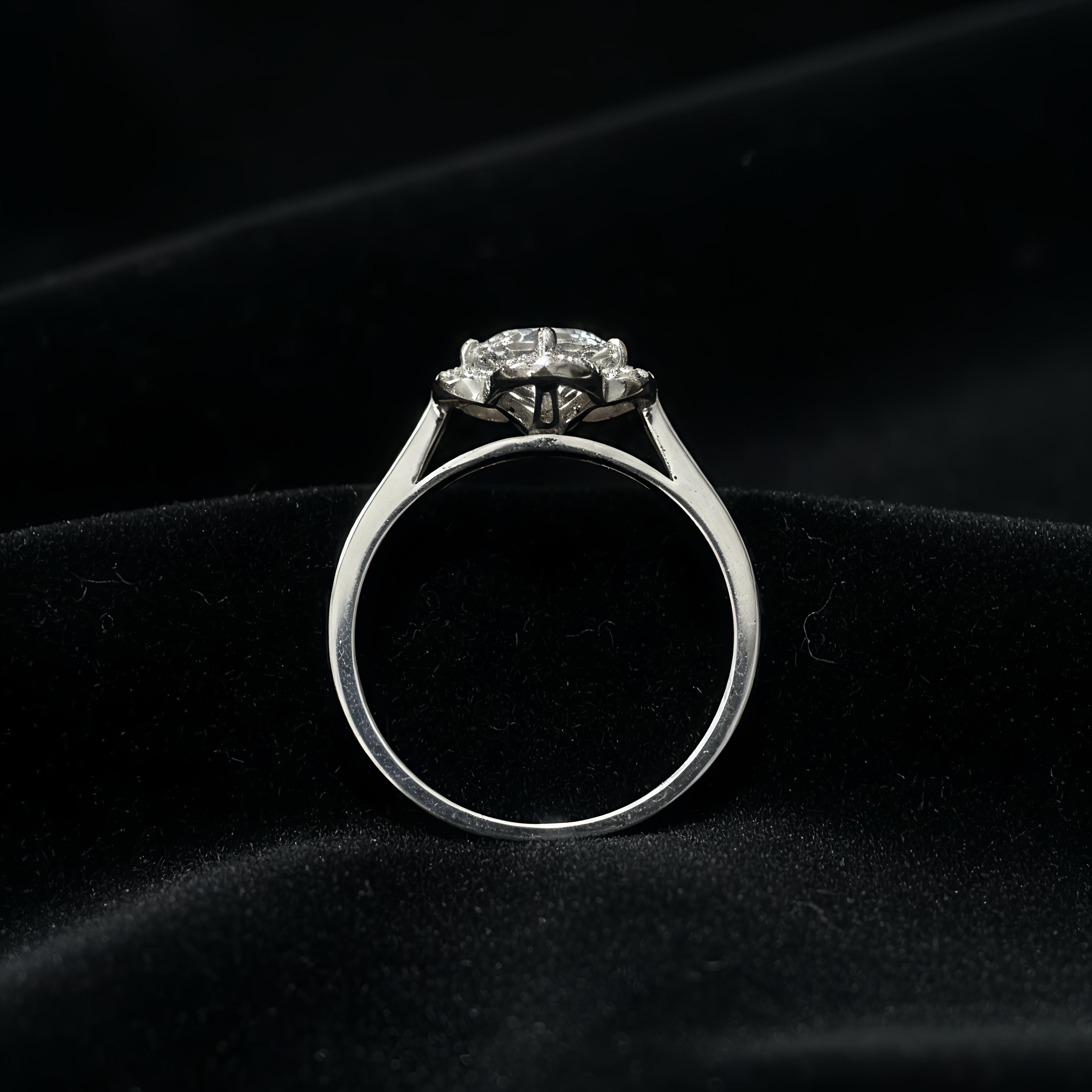 “Lustra Clover Ring 🌿💎 "