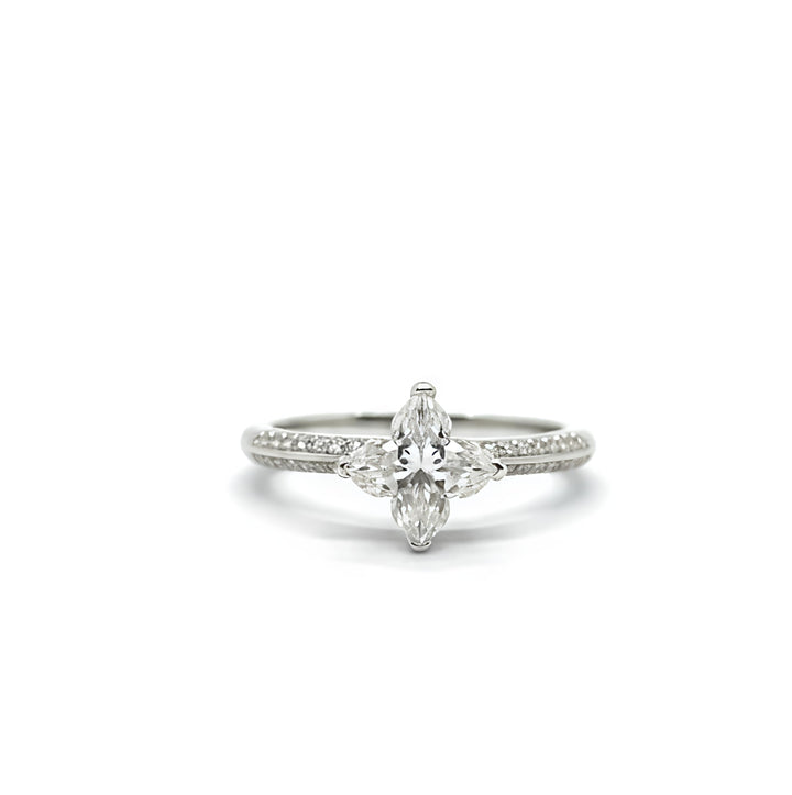 ✨ Lustra Lillium Ring ✨