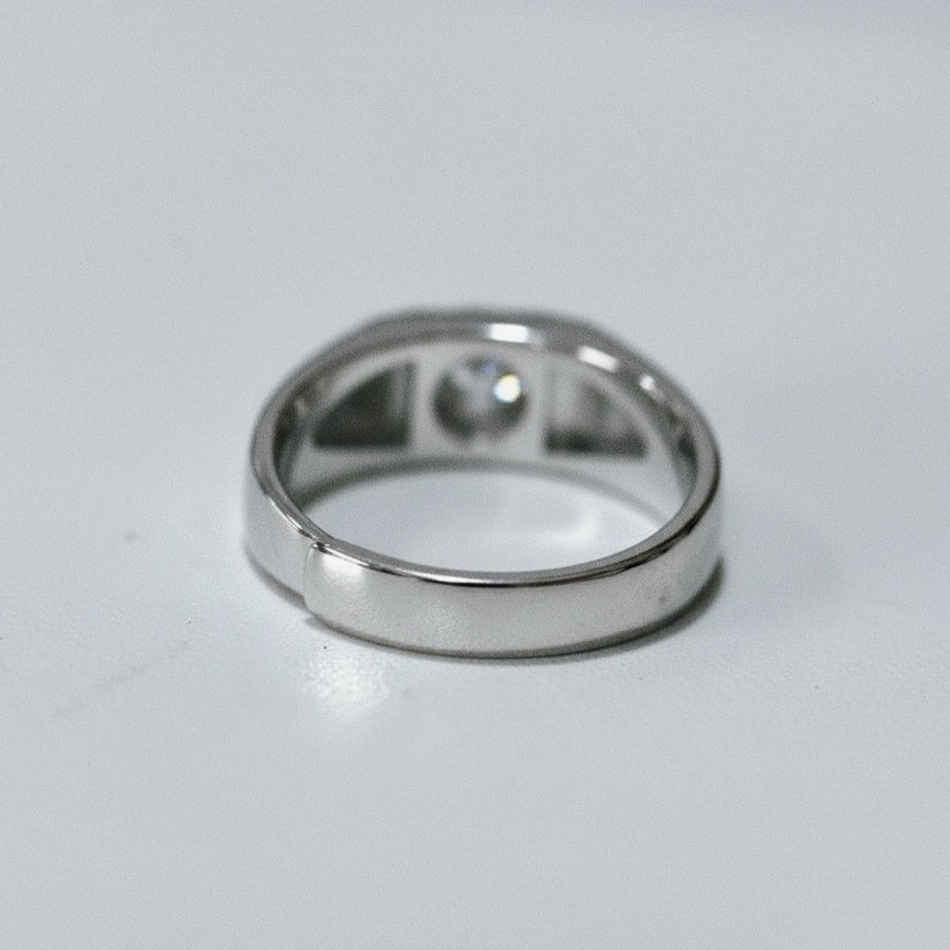Eterna Valor Ring.