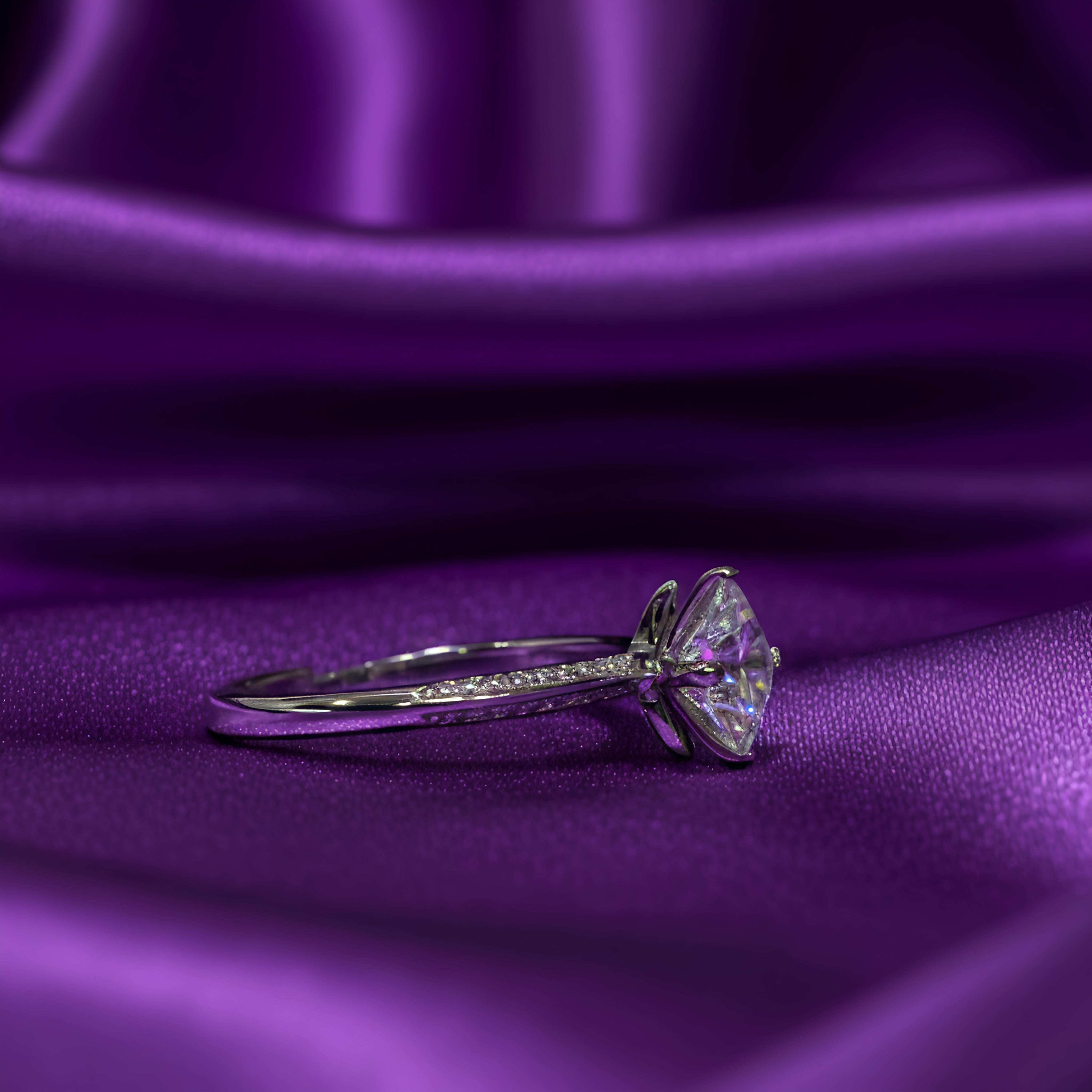 ✨ Lustra Lillium Ring ✨