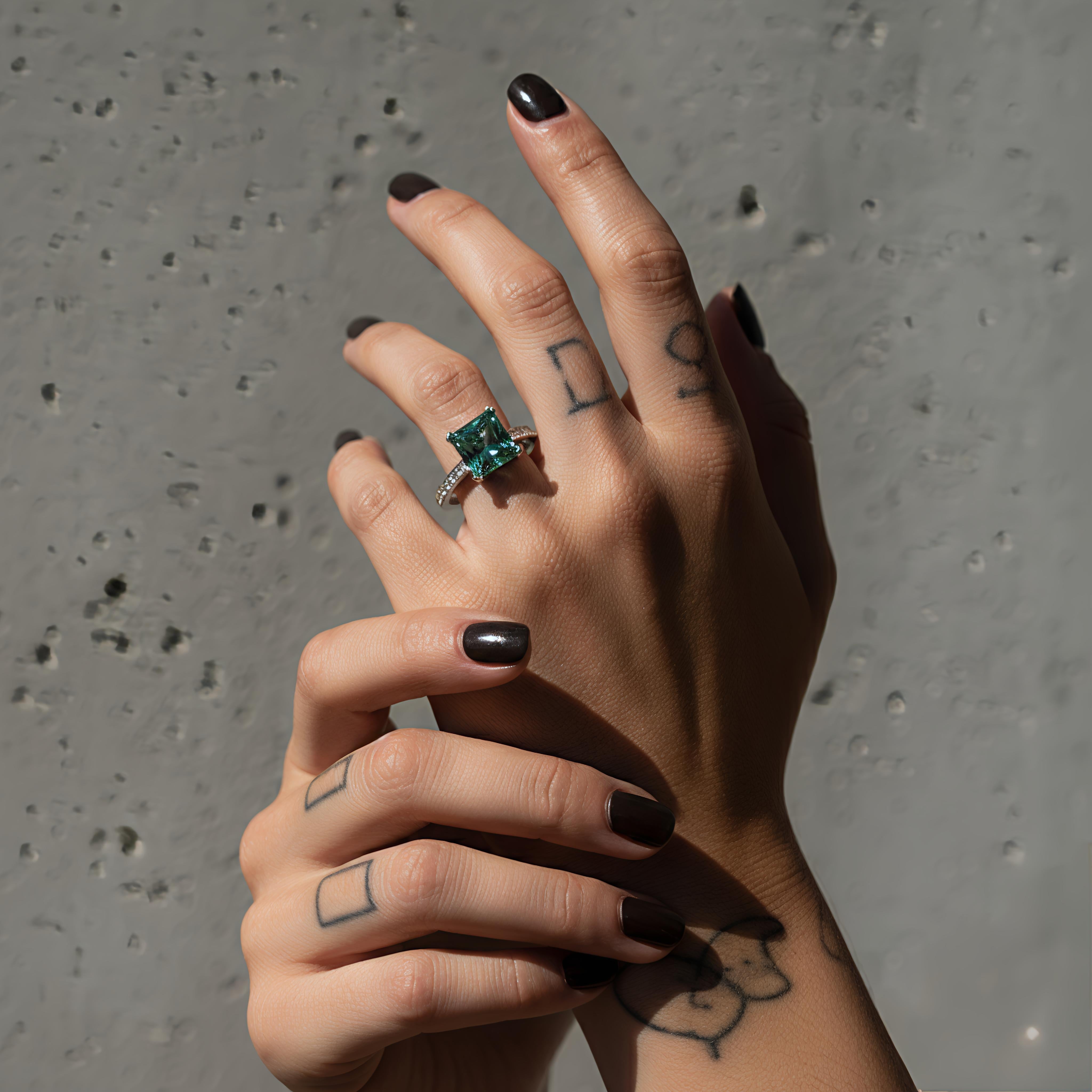 🌙 Aurora Princess Ring
“Where love meets light.”