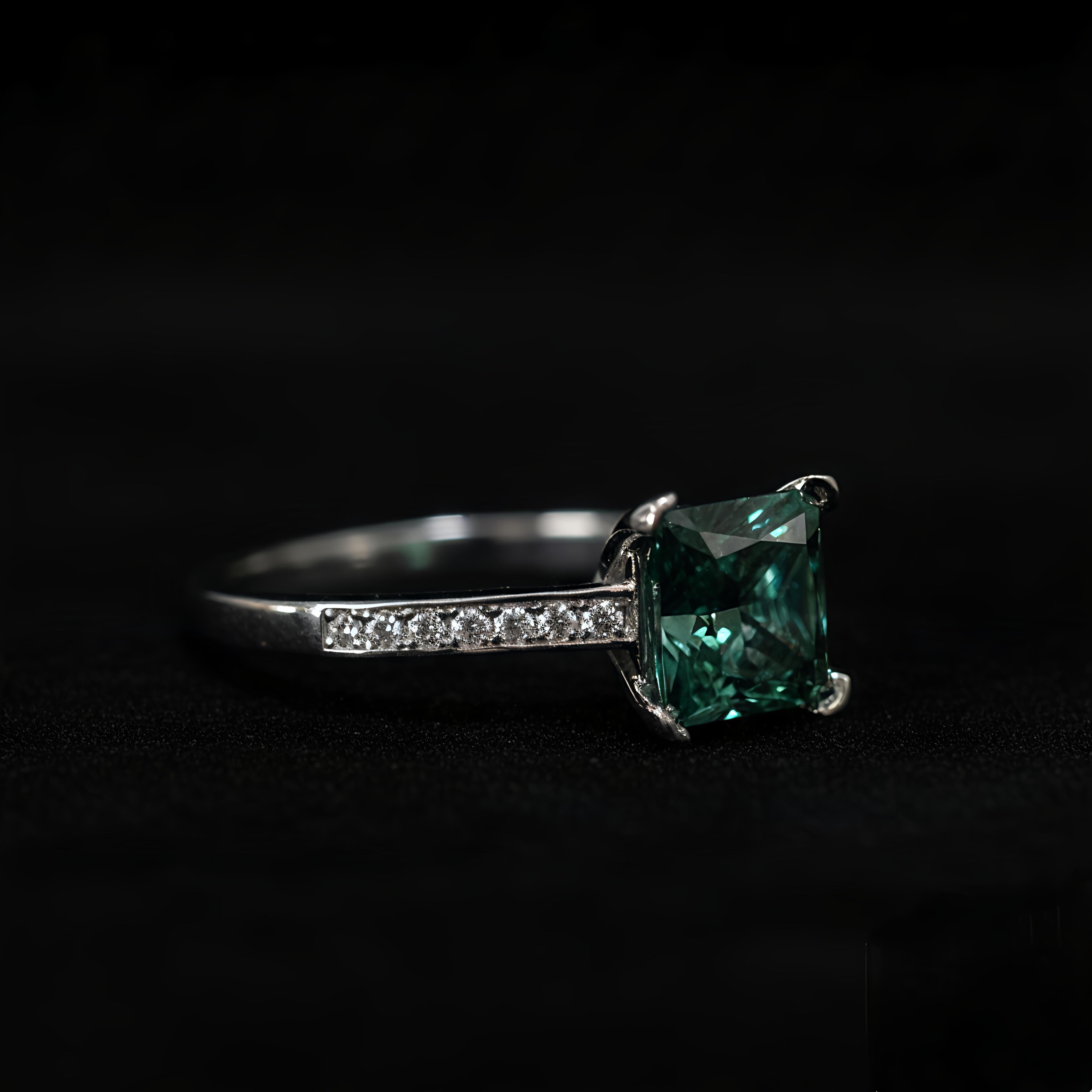 🌙 Aurora Princess Ring
“Where love meets light.”