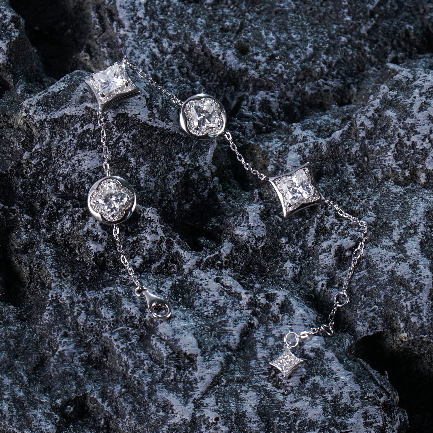 “Lilium Clover Glow Bracelet 🌸🍀