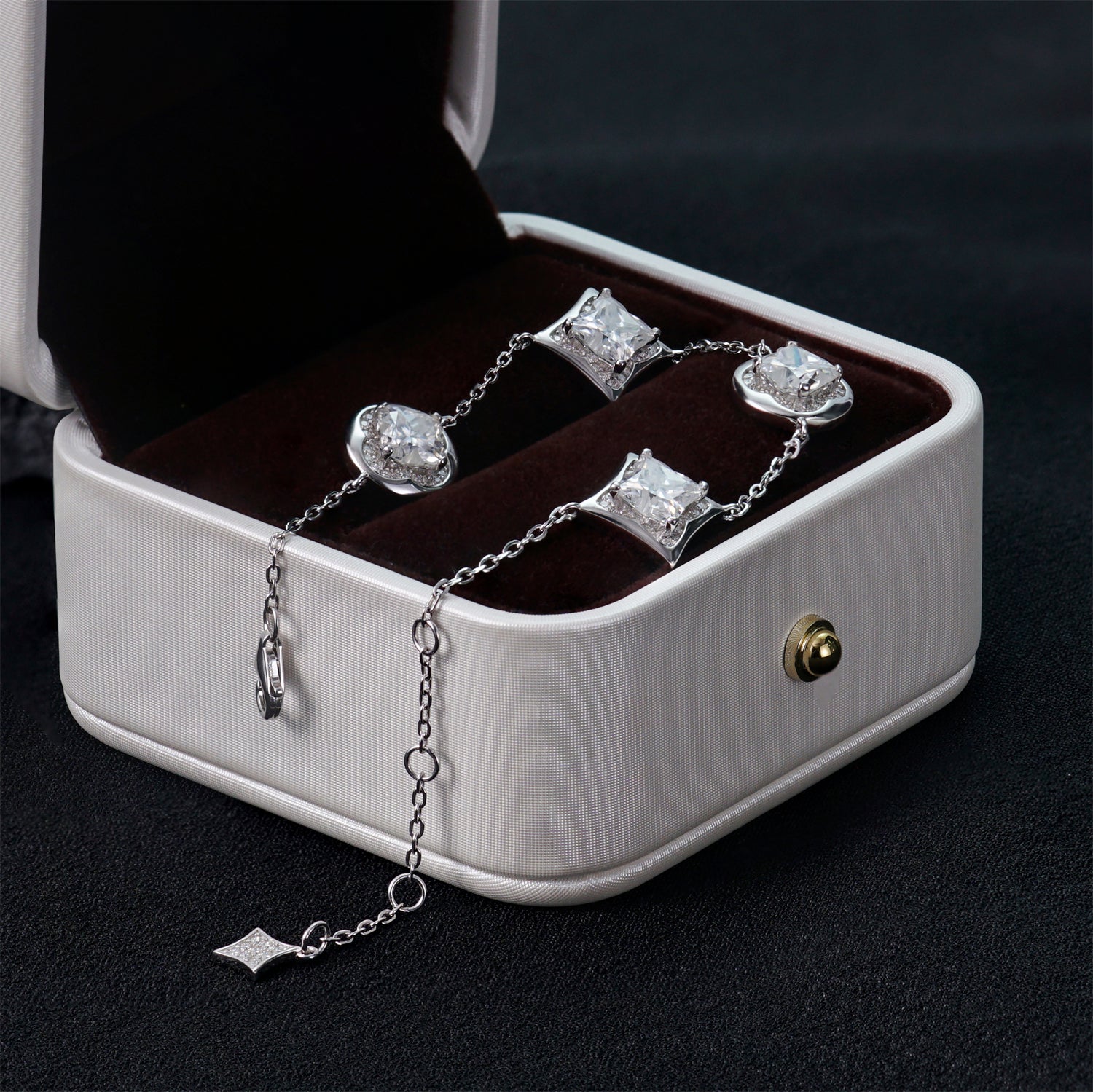 “Lilium Clover Glow Bracelet 🌸🍀