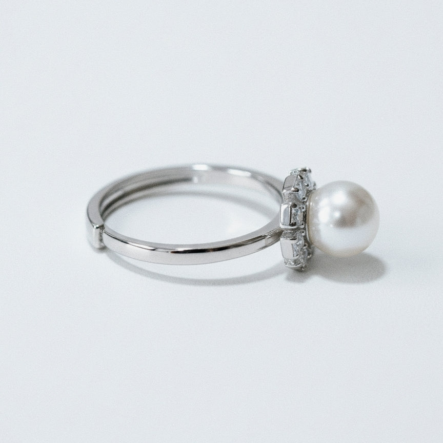 🌙 Starlight Pearl Bloom Ring 🌸